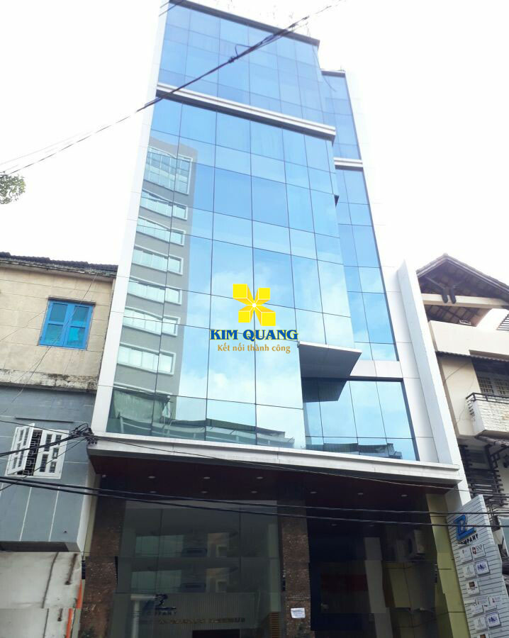 Hình chụp phía trước tòa nhà cho thuê văn phòng góc đường Trần Đình Xu