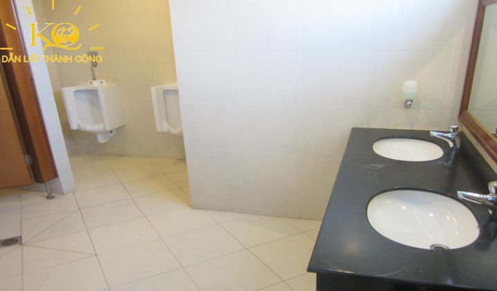 Một góc khác của toilet